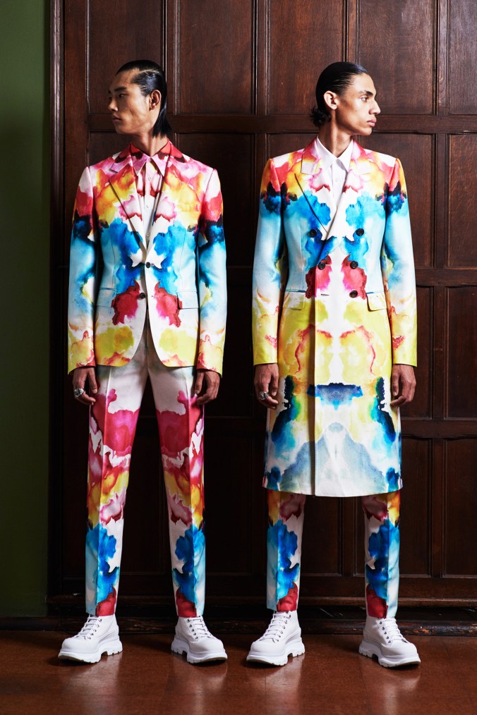 00009-Alexander-McQueen-Spring-2020-credit-Ethan-James-Green
